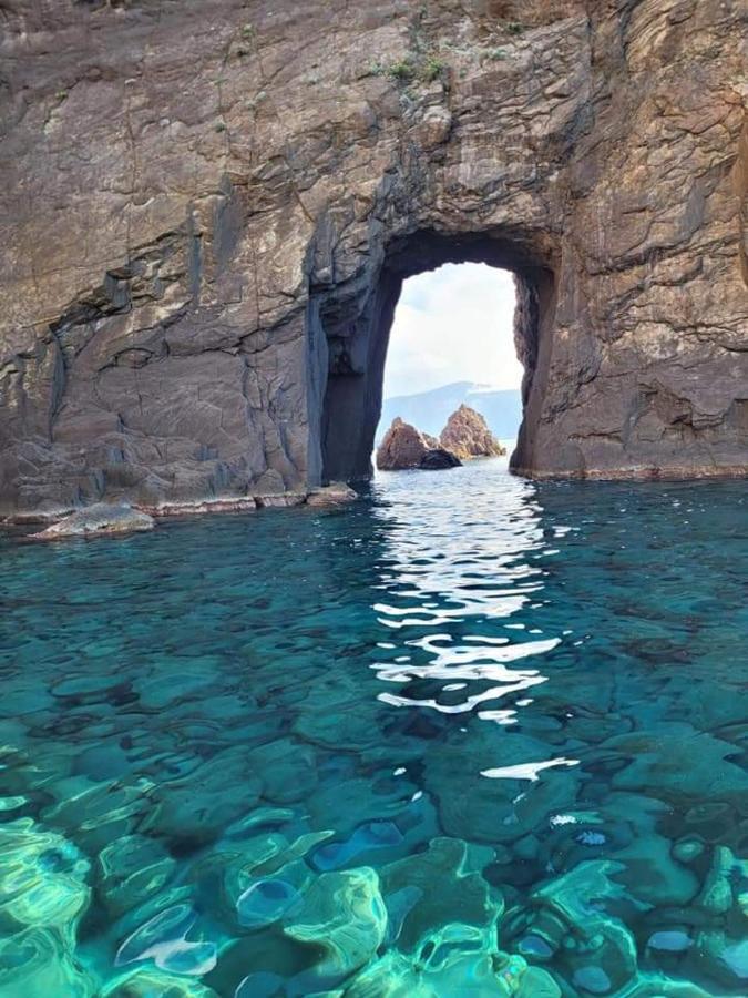 Lipari Centro Storico Flat 6 Mins From Port Apartment Bagian luar foto