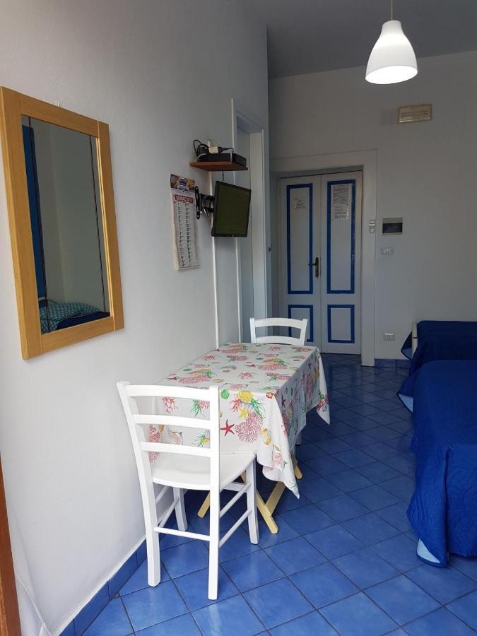 Lipari Centro Storico Flat 6 Mins From Port Apartment Bagian luar foto